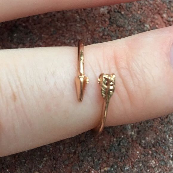 Gold Arrow Ring - Picture 1 of 3